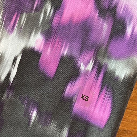 Express EXP Core Performance Pattern Leggings - Purple, Black, White - XS - Picture 9 of 9